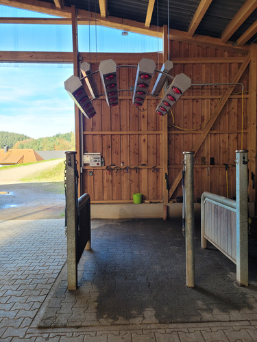 Solarium für Pferde am Putzplatz